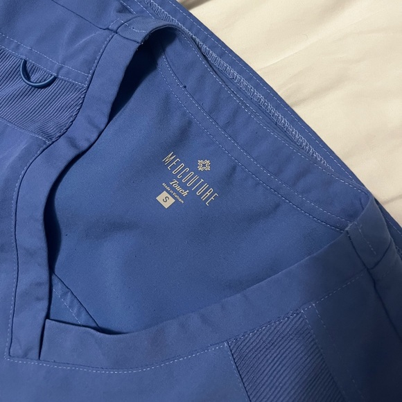 Med Couture Scrub Set Top & Petite Jogger pants - Picture 7 of 10